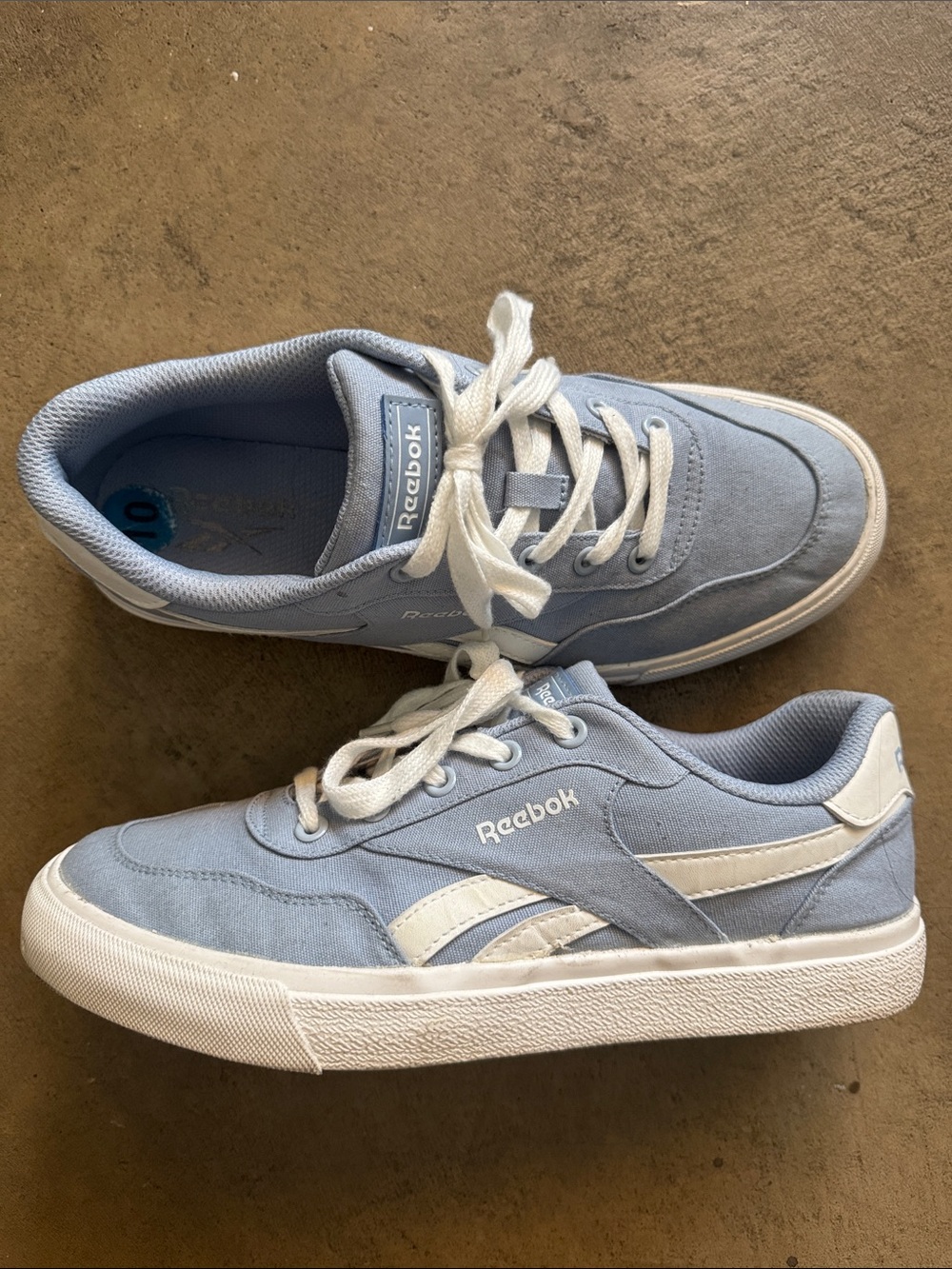 Reebok W10/M8.5 Light Blue and White Low-Top Sneakers shoes